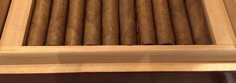 Perfektes Mikroklima im Zigarrenlager aus echtem spanischen Zedernholz (Cedrela Odorata) bei 70 Prozent Luftfeuchtigkeit